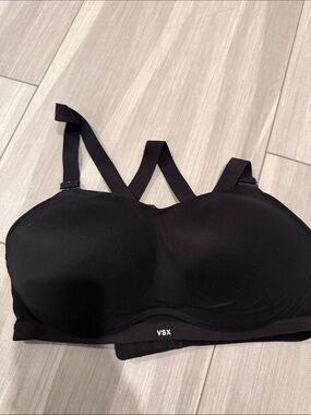 Victoria’s Secret VSX ultimate sports bra
